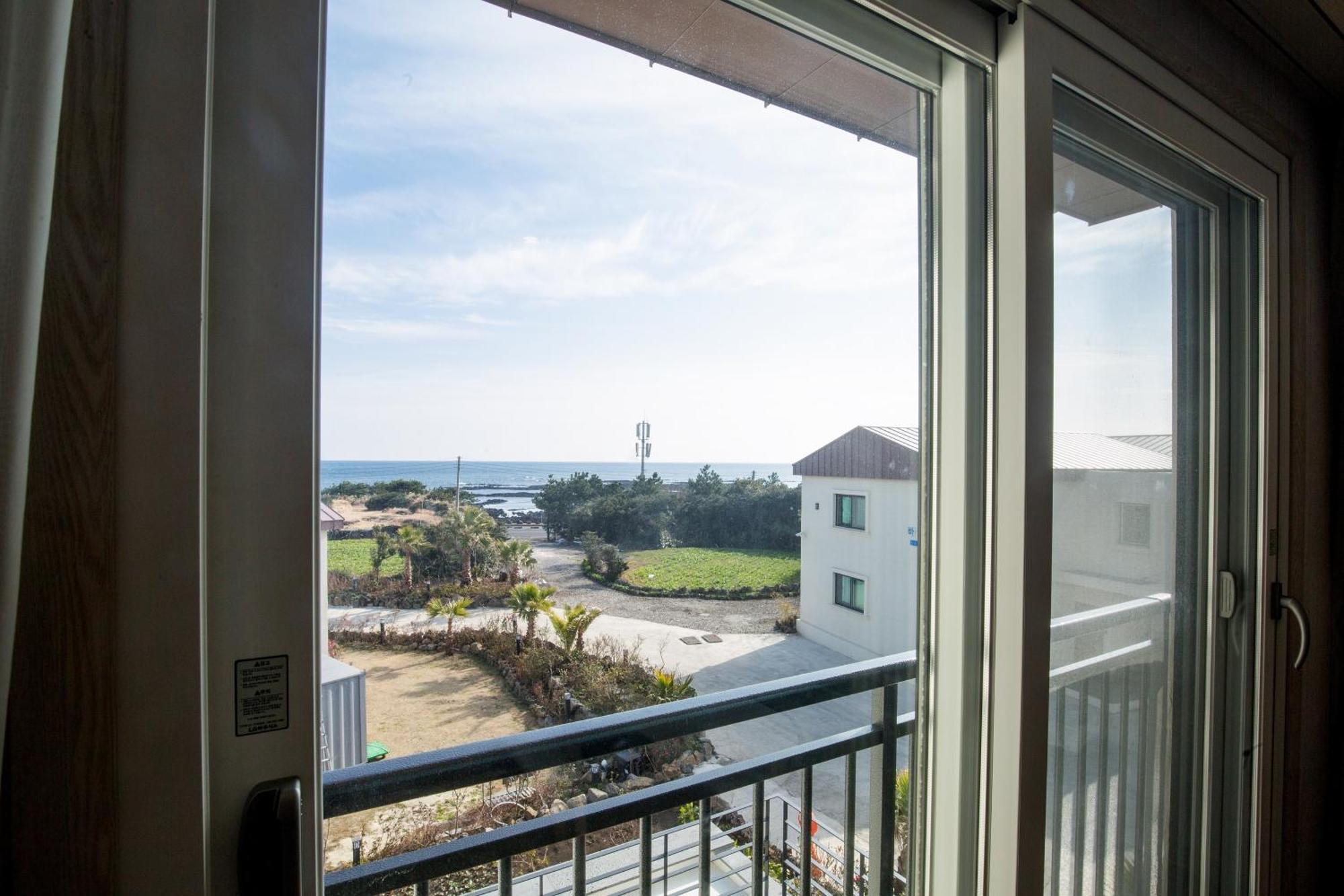 Ocean Square Resort Seogwipo Rum bild